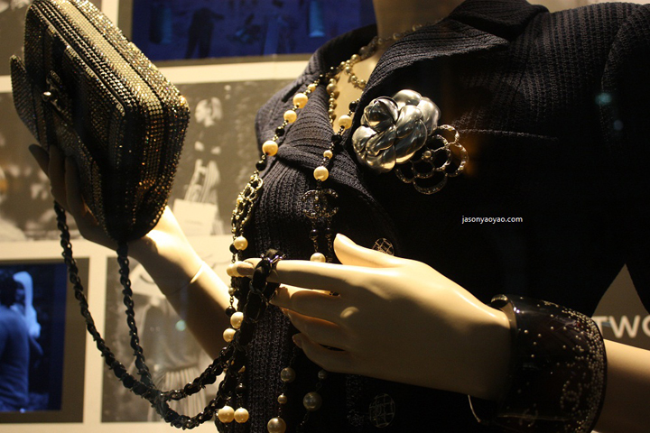 10_Chanel-windows-at-bond-street-London.jpg