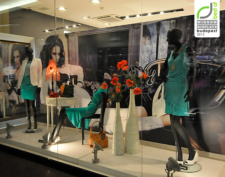 9_Chantall-window-displays-Budapest.jpg