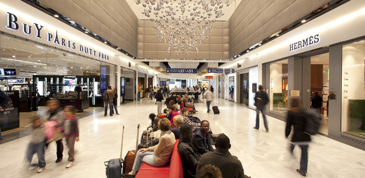 25_Charles-de-Gaulle-airport-shopping-center-WCIE-02.jpg
