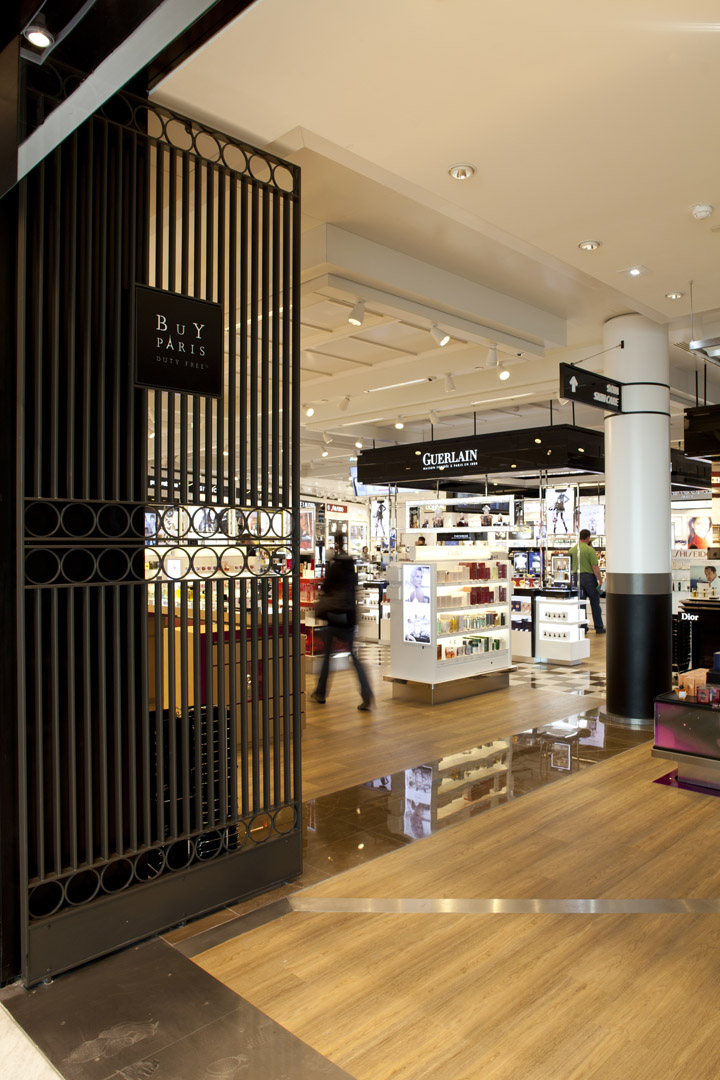 22_Charles-de-Gaulle-airport-shopping-center-WCIE-05.jpg