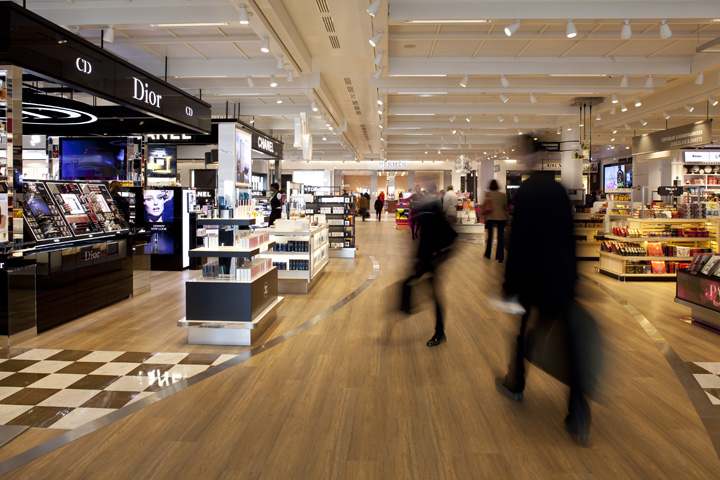 23_Charles-de-Gaulle-airport-shopping-center-WCIE-04.jpg