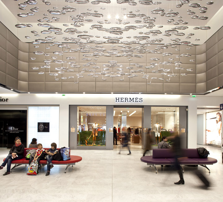 24_Charles-de-Gaulle-airport-shopping-center-WCIE-03.jpg