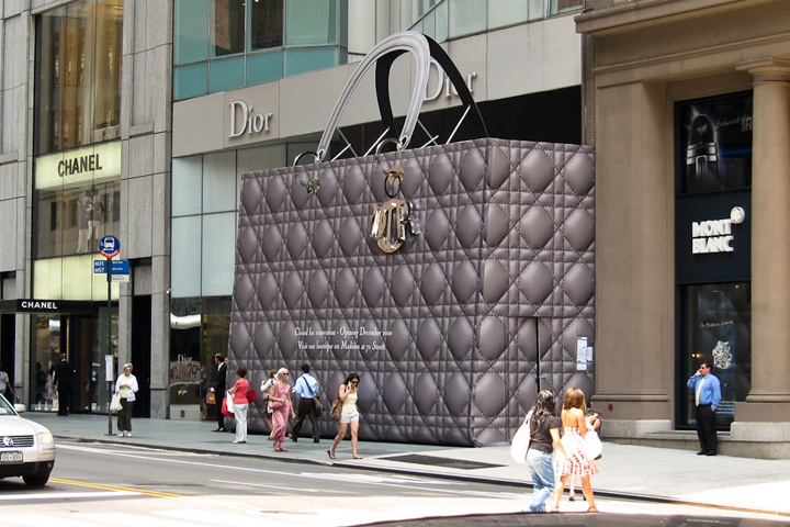 9_Christian-Dior-giant-lady-handbag.jpg