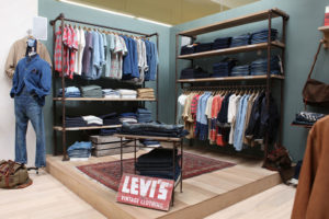 7_Levis-XX-store-by-WoodSmithe-Santa-Monica-300x200.jpg