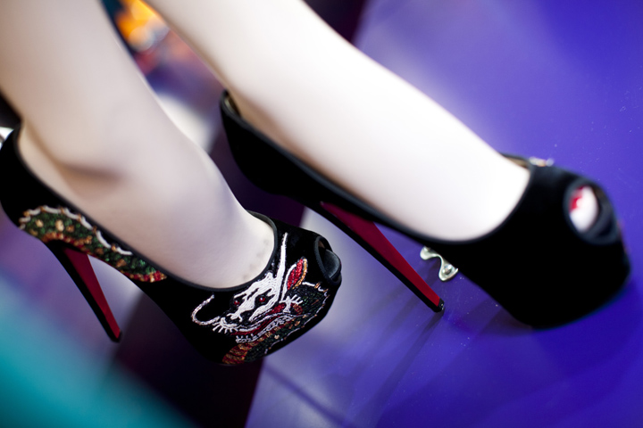 19_Christian-Louboutin-Xray-windows-StudioXAG-London-07.jpg
