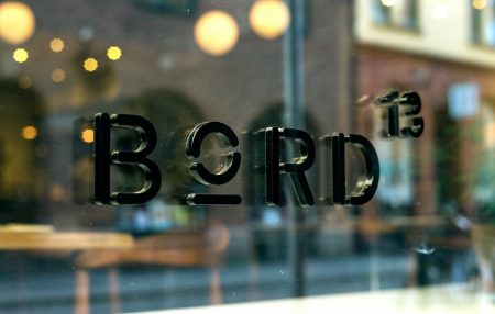32_Bord13_Letters-1250x794-450x286.jpg