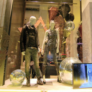 31_Replay-Diesel-windows-Milan-300x300.jpg