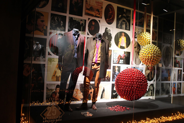 56_Christmas-New-Year-windows-collection-01.jpg