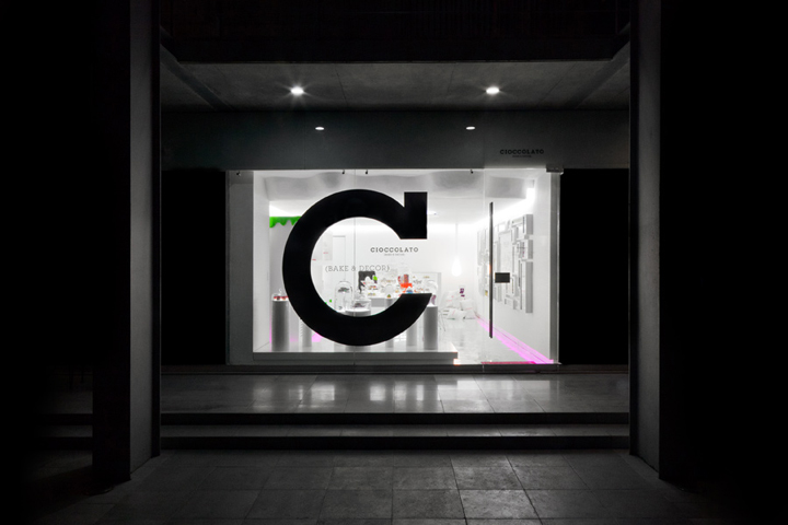 25_Cioccolato-brand-identity-interior-by-Savvy-Studio-07.jpg