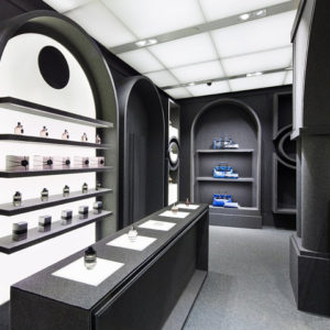 21_Viktor-Rolf-store-Paris-300x300.jpg