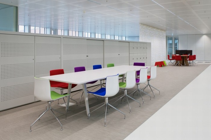 52_CJIB-offices-by-TEAM-4-Architecten-Leeuwarden-Netherlands-36.jpg