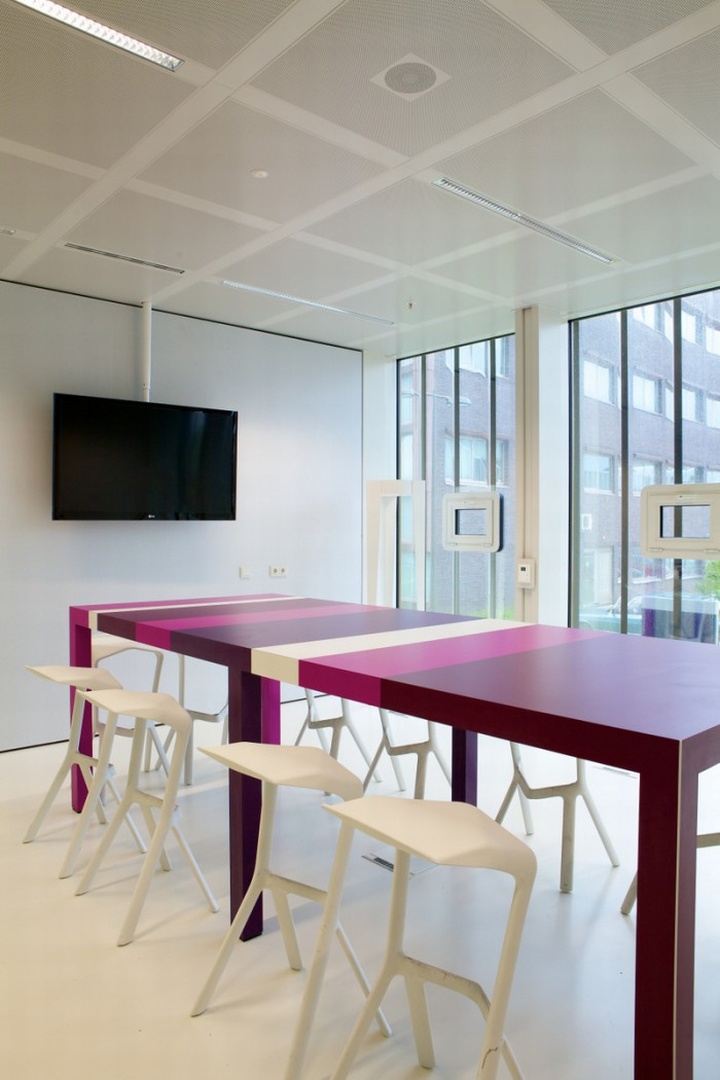 71_CJIB-offices-by-TEAM-4-Architecten-Leeuwarden-Netherlands-17.jpg