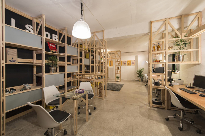 9_Club-Mate-and-Zambo-Assai-Offices-by-Republica-Portatil-Santiago-Chile.jpg