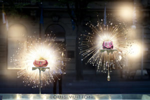 7_Louis-Vuitton-flagship-store-window-Zurich-300x200.jpg