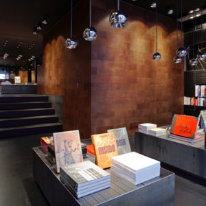 17_Design-bookshop-by-Mendo-300x300.jpg