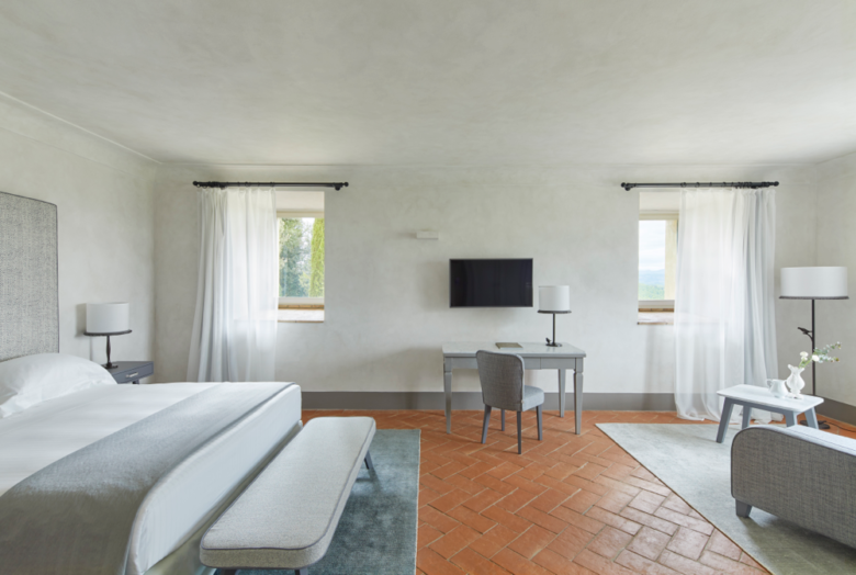 12_COMO-Castello-del-Nero-hotel-by-Paola-Navone-04-780x524.png