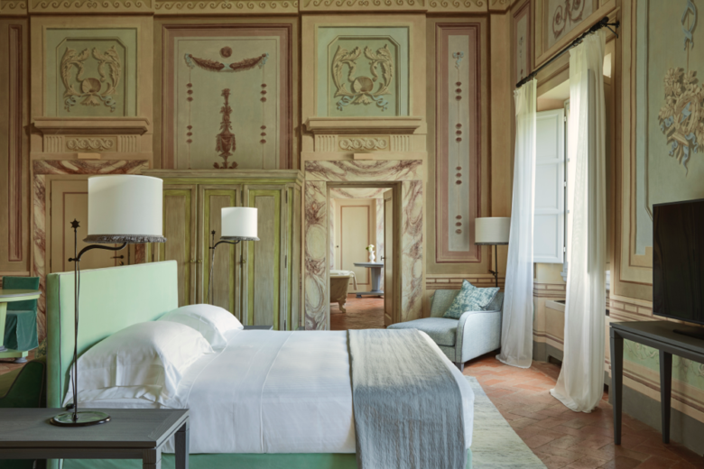 10_COMO-Castello-del-Nero-hotel-by-Paola-Navone-02-780x520.png