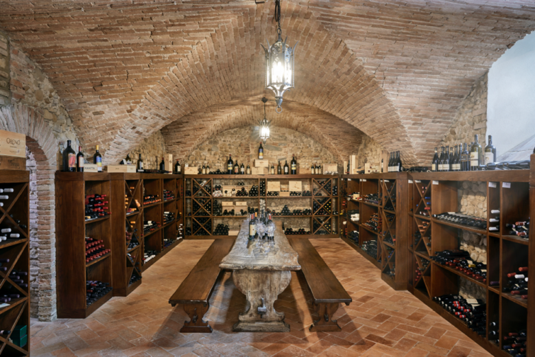 15_COMO-Castello-del-Nero-hotel-by-Paola-Navone-07-780x520.png