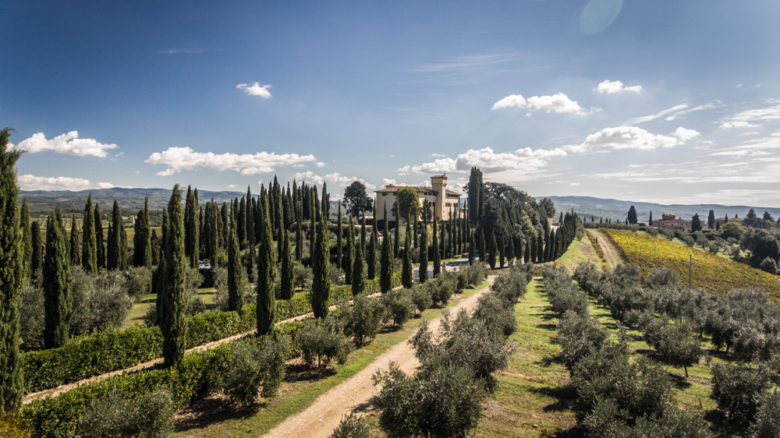 17_COMO-Castello-del-Nero-hotel-by-Paola-Navone-09-780x438.png