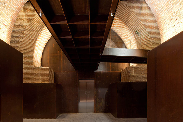 9_Conde-Duque-building-by-Carlos-de-Riano-Lozano-Madrid-Spain.jpg