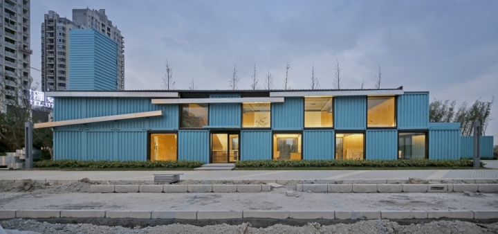 31_Container-Sale-Office-by-Atelier-XUK-Shanghai-China-20.jpg