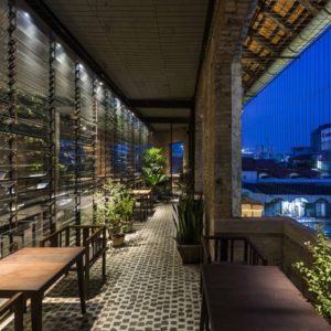 28_BEN-THANH-Restaurant-by-NISHIZAWAARCHITECTS-Ho-Chi-Minh-City-Vietnam-300x300.jpg