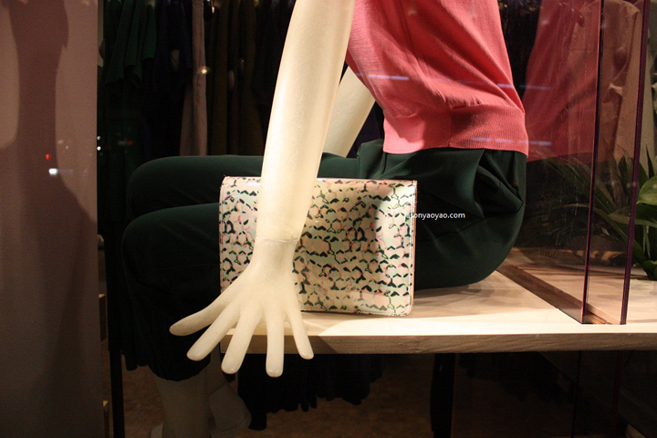 17_COS-windows-at-Regent-street-London-02.jpg