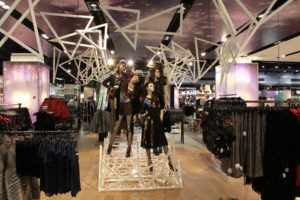 6_Topshop-installation-by-studioXAG-London-300x200.jpg