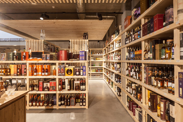 20_Crombe-winehouse-shop-by-FIVE-AM-Kortrijk-Belgium-06.jpg