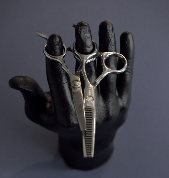 33_Cutting-Edge-Unisex-hair-studio-by-The-Crossboundaries-Vadodara-India-22.jpg