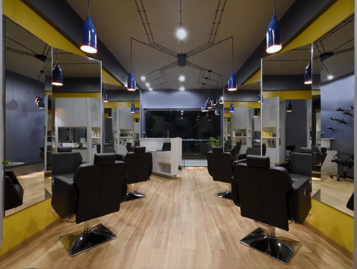 50_Cutting-Edge-Unisex-hair-studio-by-The-Crossboundaries-Vadodara-India-05.jpg